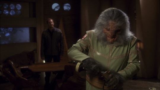 Star Trek Enterprise 03×07 – The Shipment