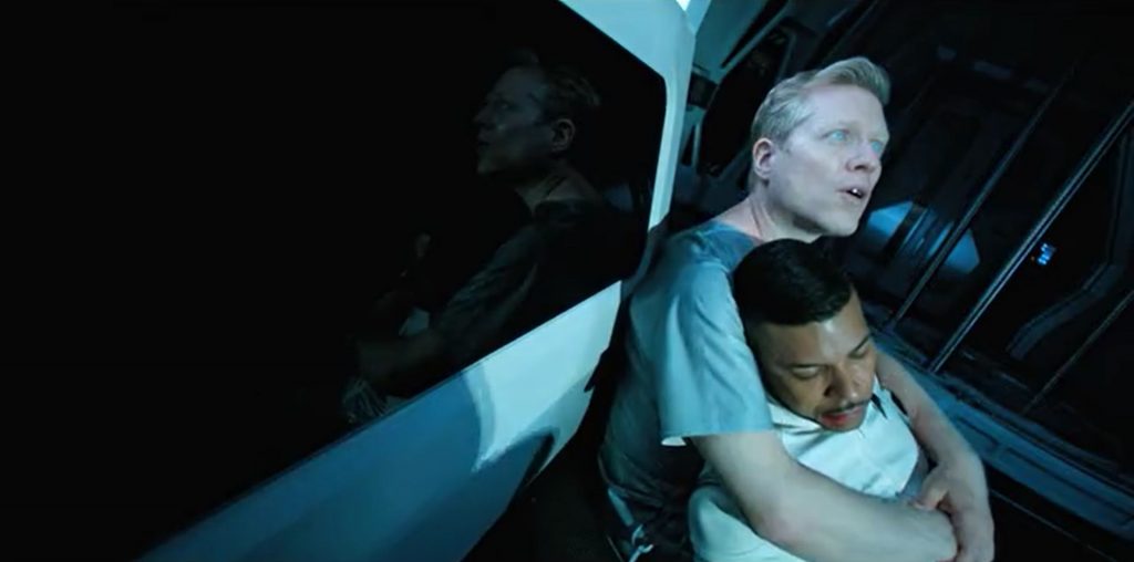Paul Stamets holds the corpse of Hugh Culber in Star Trek Discovery's The Wolf Inside